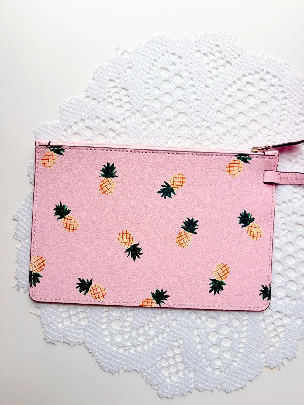 Kate Spade Pink Pineapple Print Wristlet 🍍💕